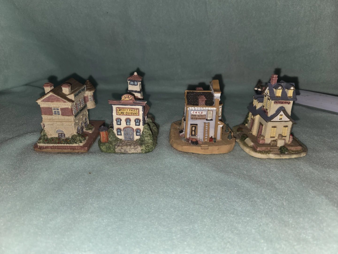 Collection of 4 Miniature Buildings - photo 4