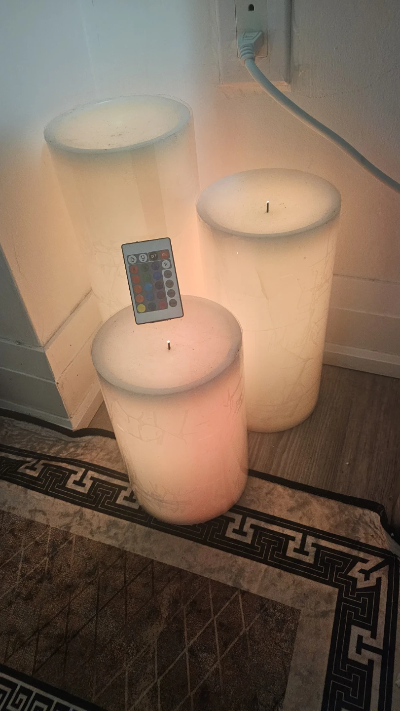 Set of 3 LED Pillar Candles with Remote - photo 2