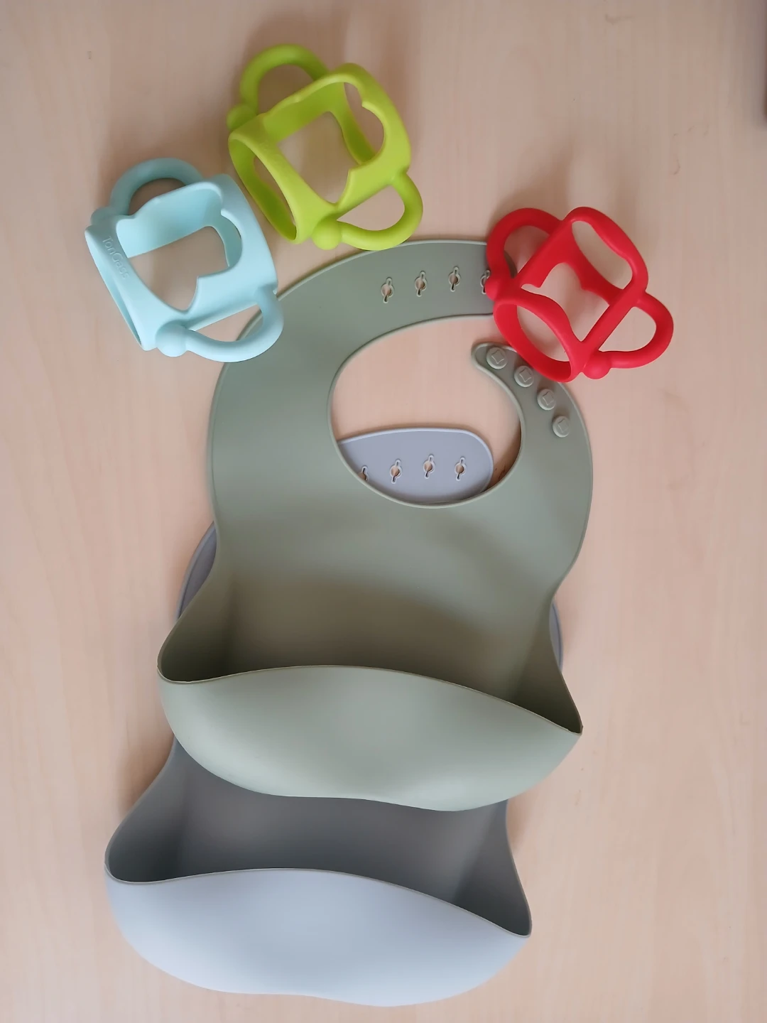 Silicone Bibs with 3 bottle holder