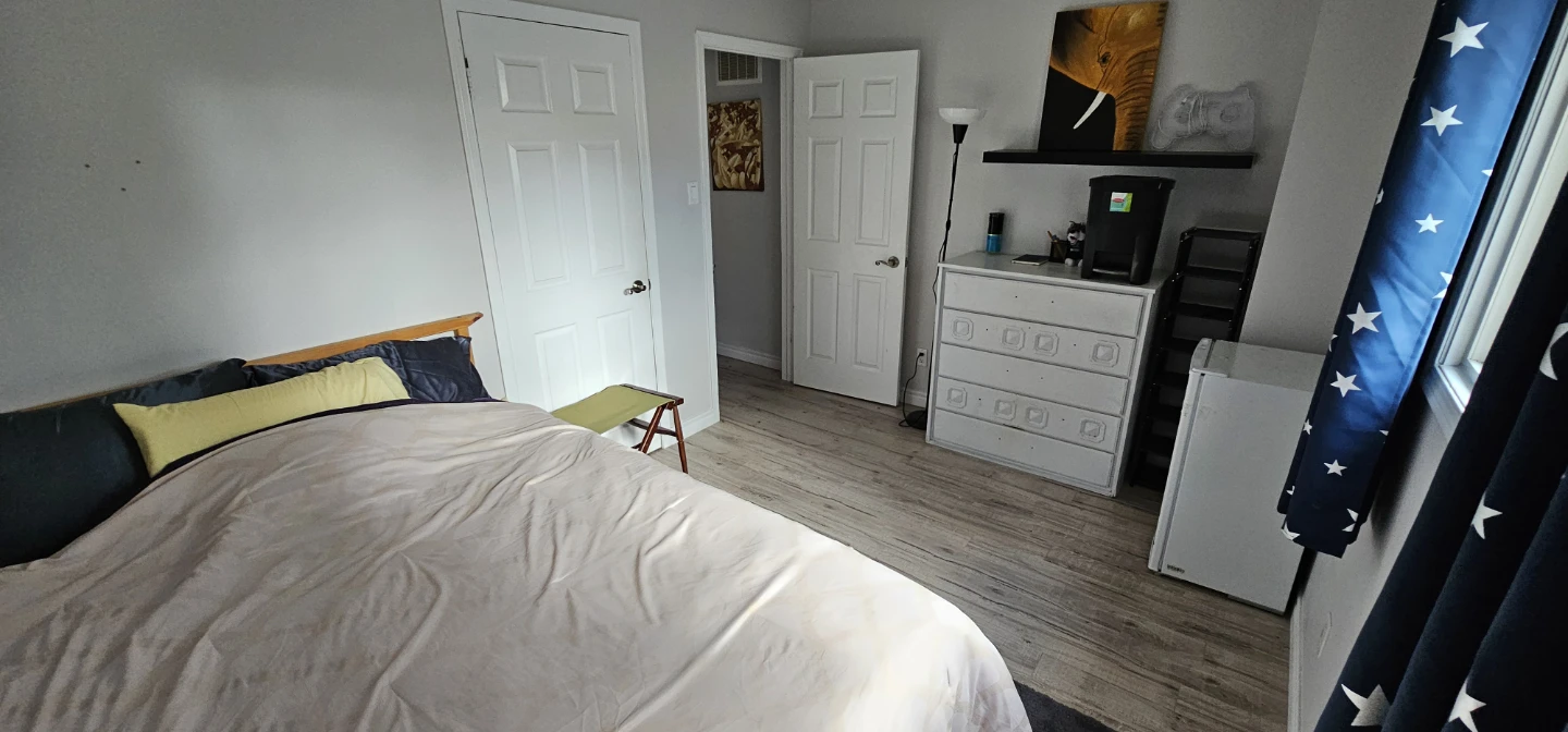 ROOM FOR RENT FOR STUDENT