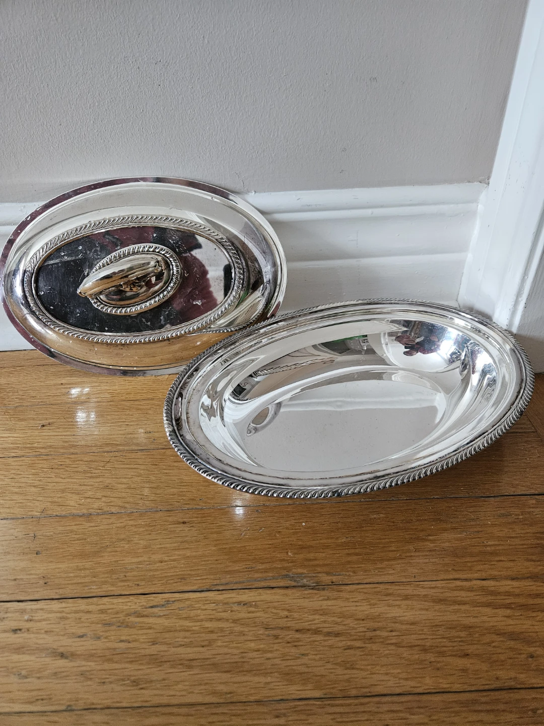 WM A Rogers Silver Plated Covered Serving Dish