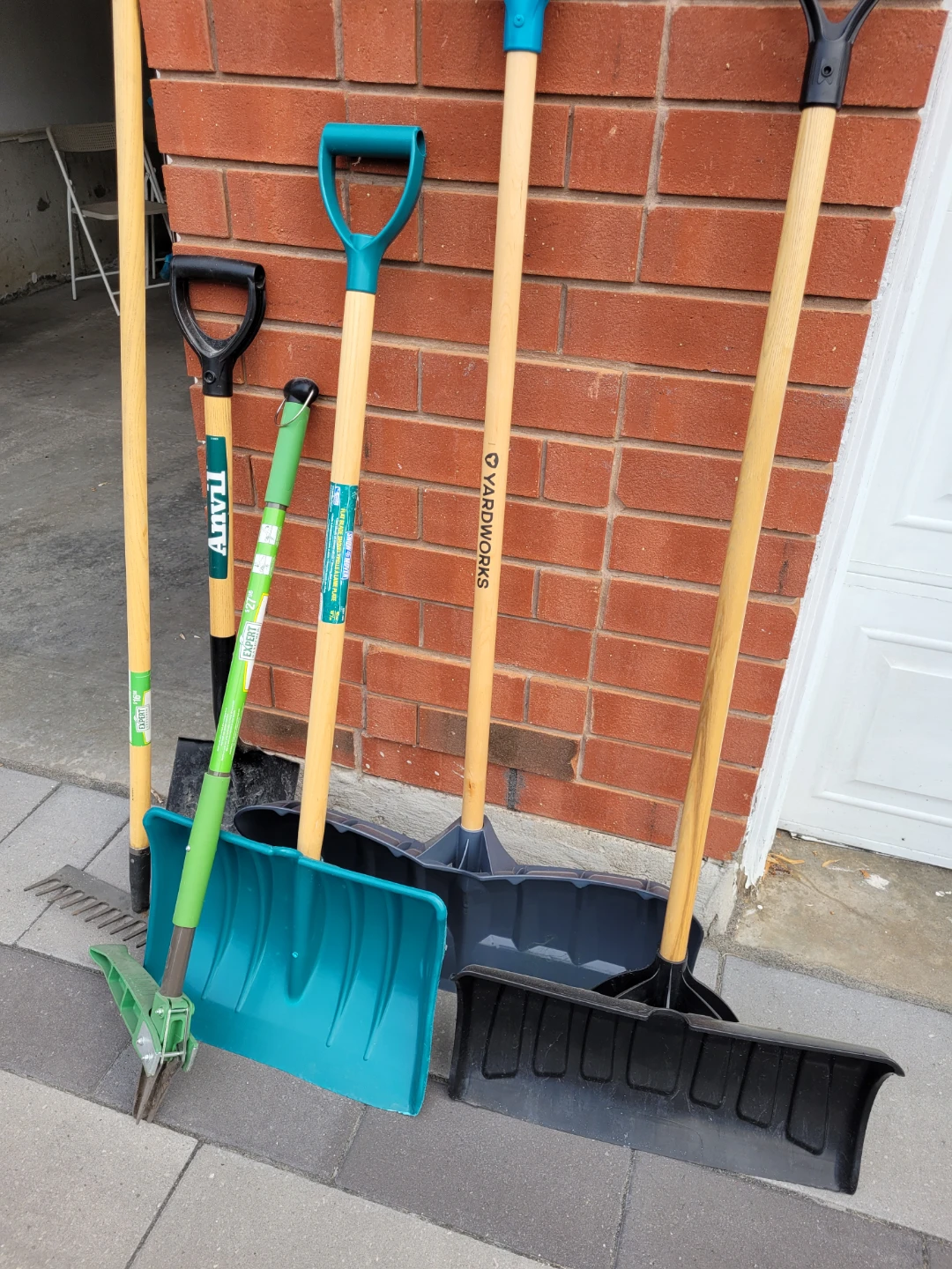 Anvil & Yardworks Snow Shovels