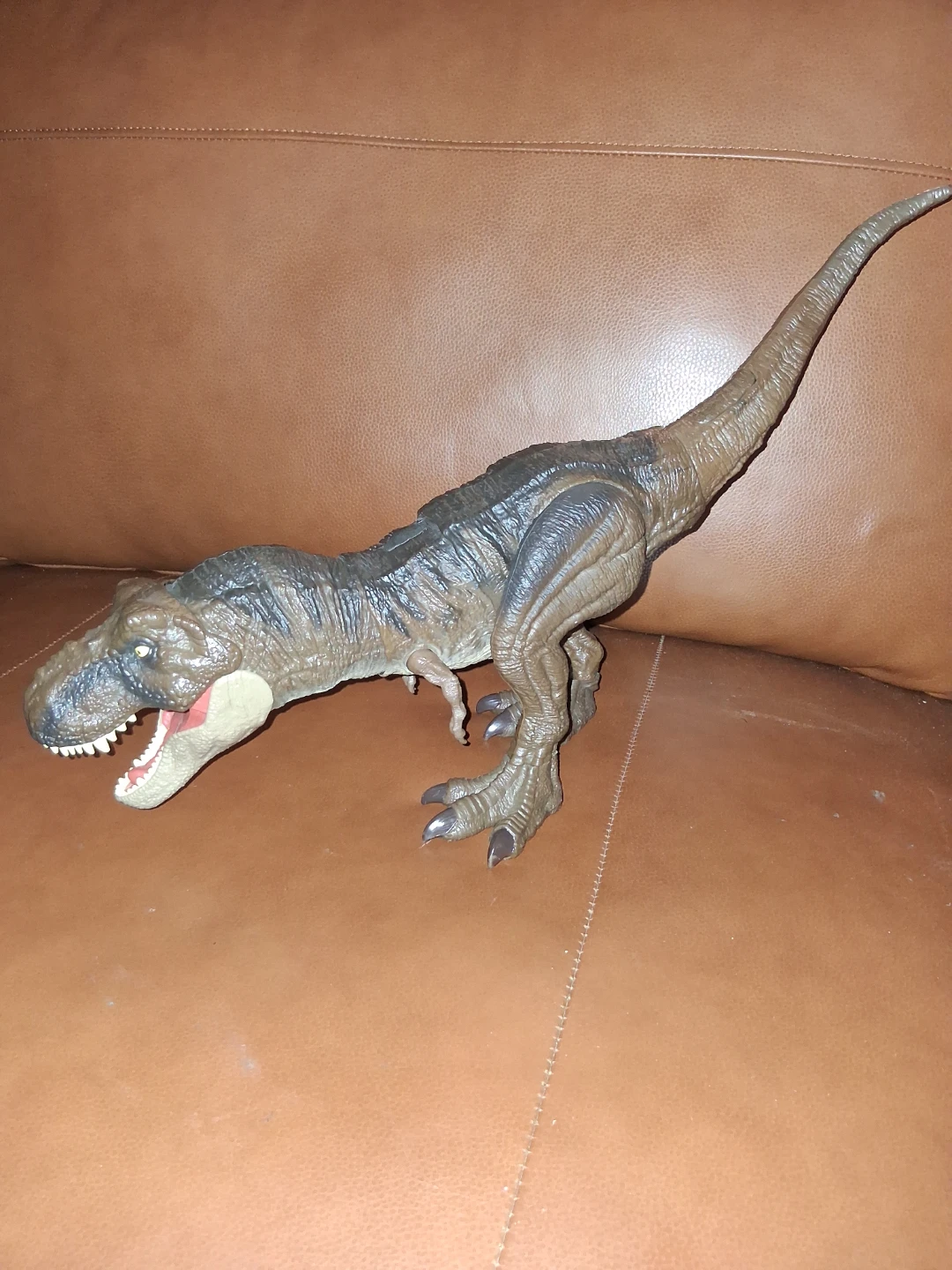 Mattel Jurassic World Dominion Thrash 'N Devour T-Rex! - photo 2