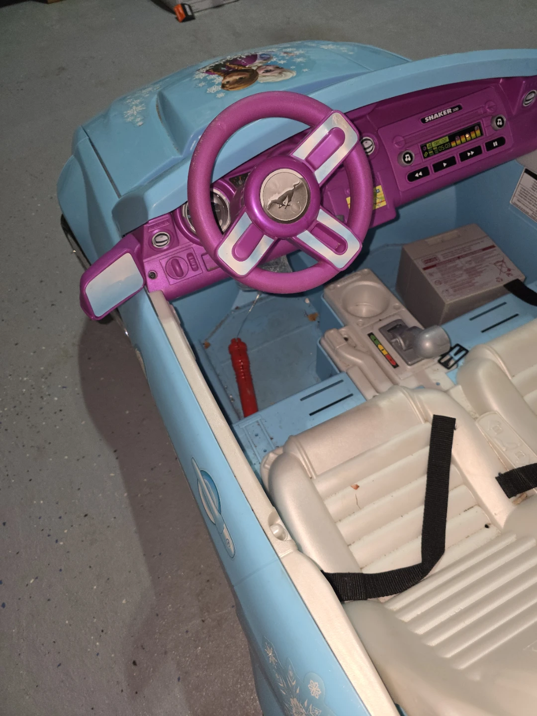 USED - 12 V - Frozen Powered Ride-On Car - photo 4