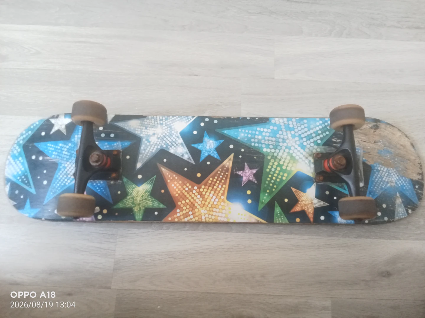 Skateboard with star design - photo 2
