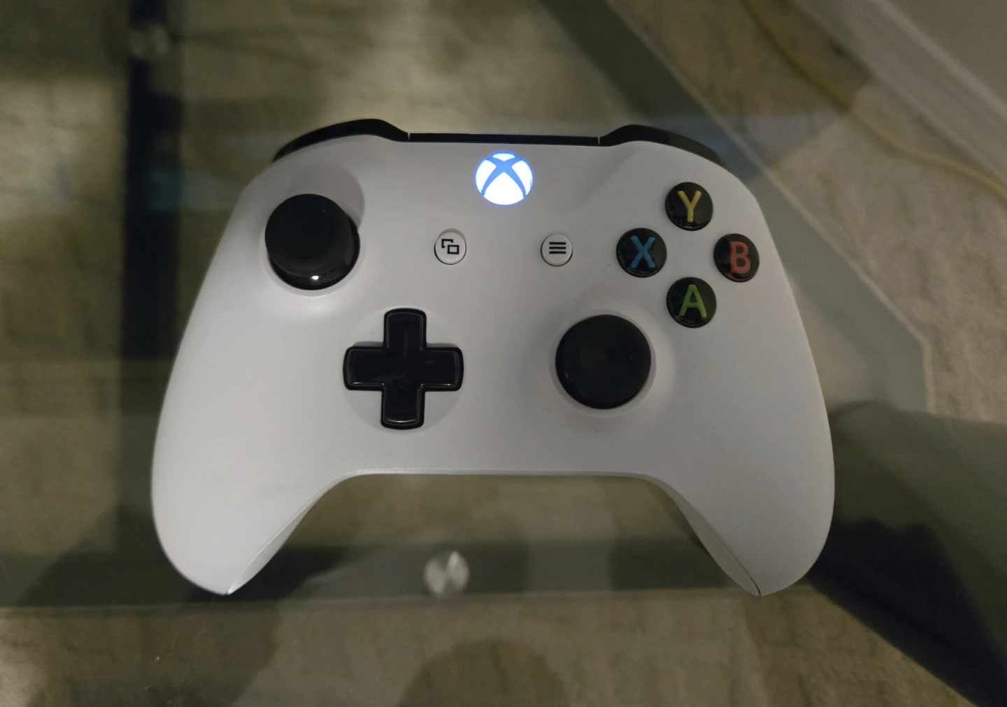 XBOX ONE S ALL-DIGITAL 1TB - photo 4