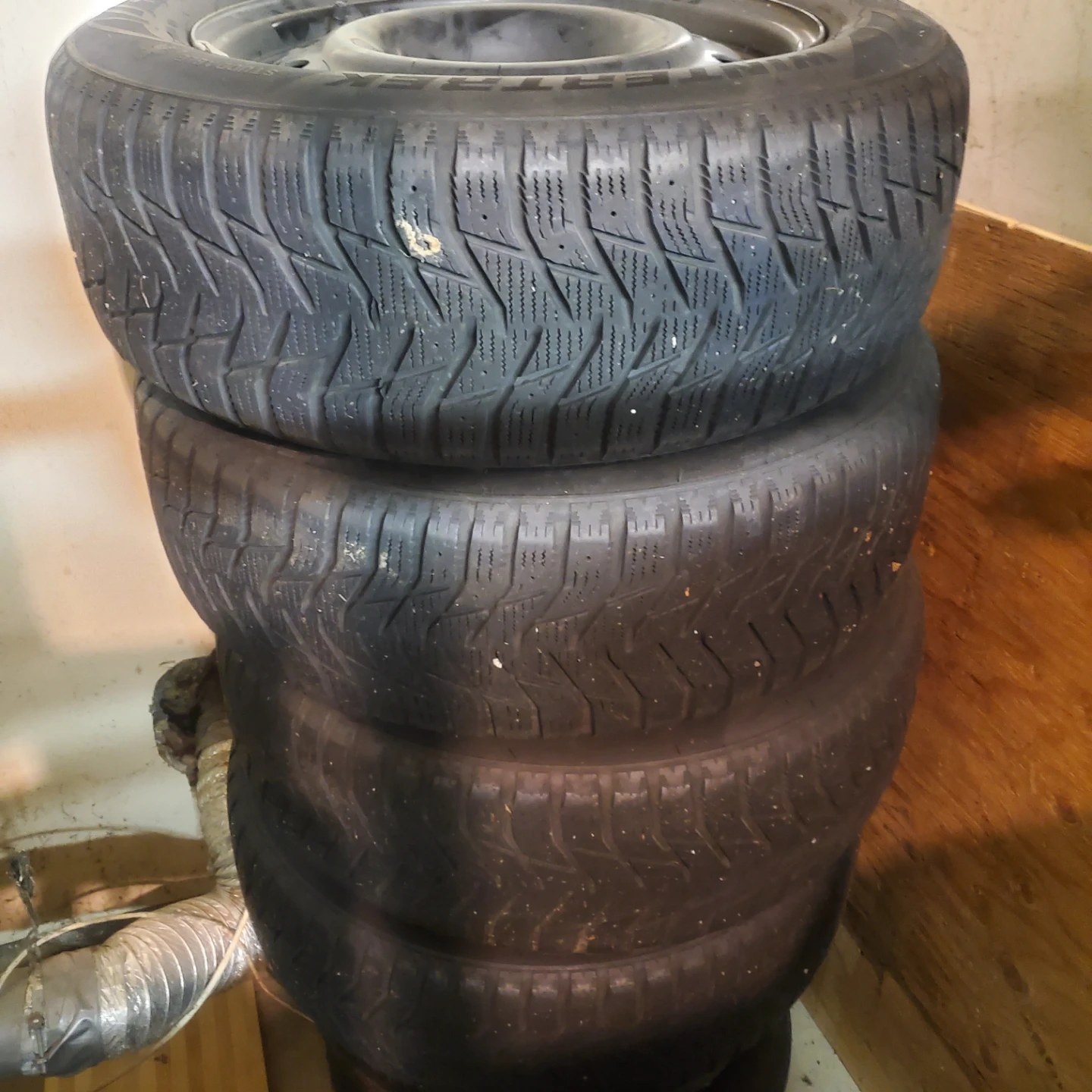 4 Winter Tires on Rims - photo 2