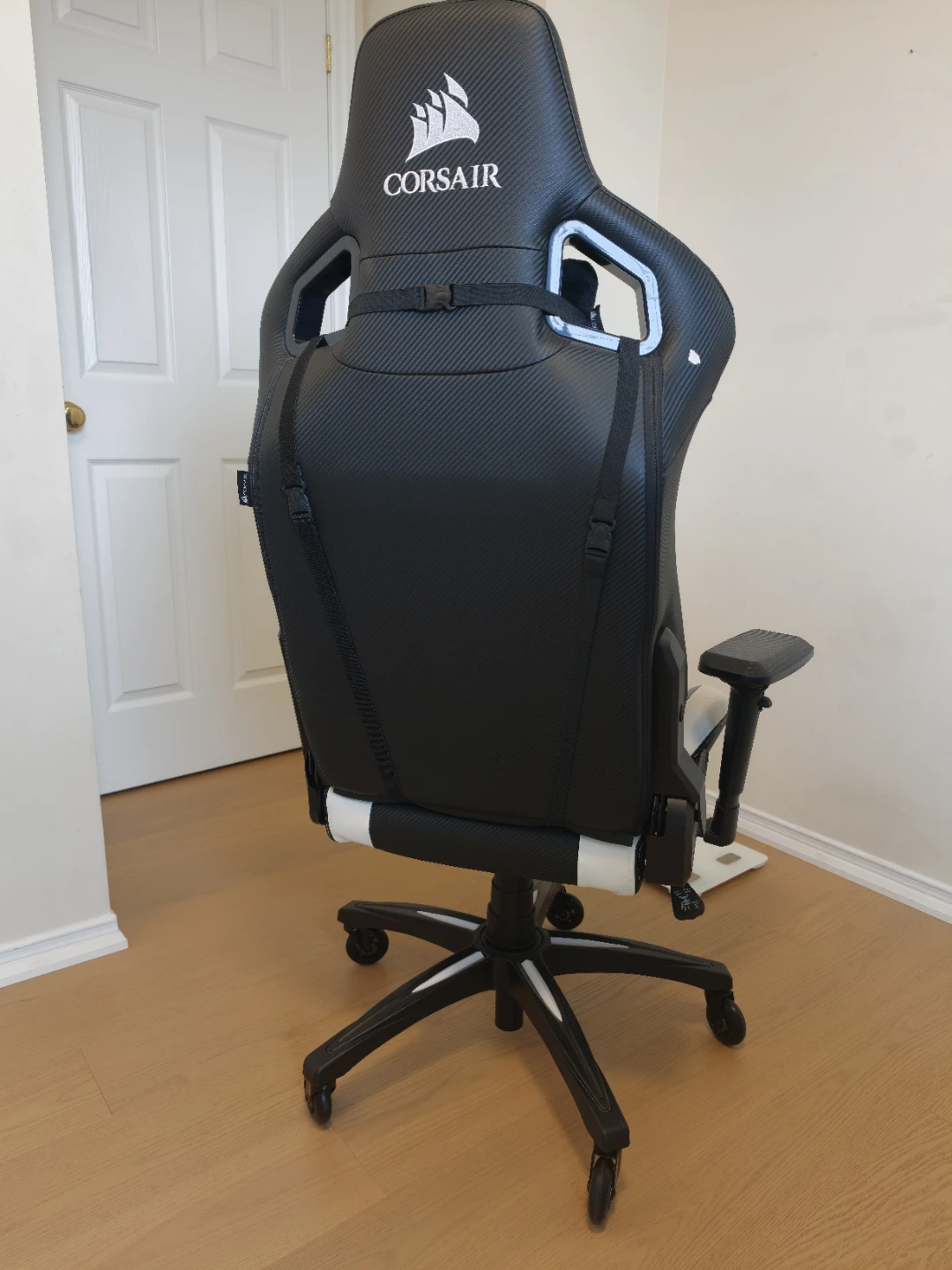 Corsair Gaming Chair - photo 3