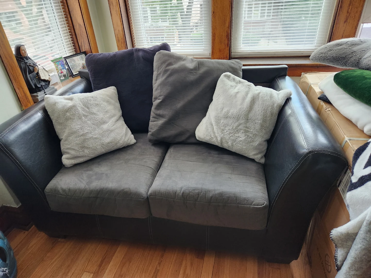 Couch set and accent chair - photo 3