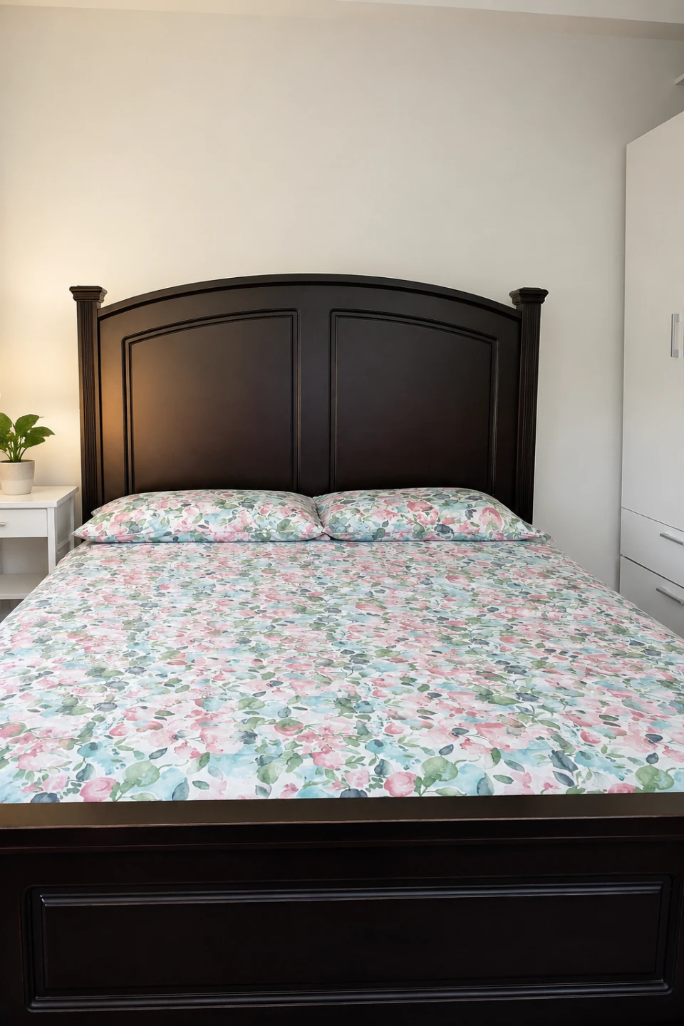 Queen Size Dark Wood Bed Frame - photo 4