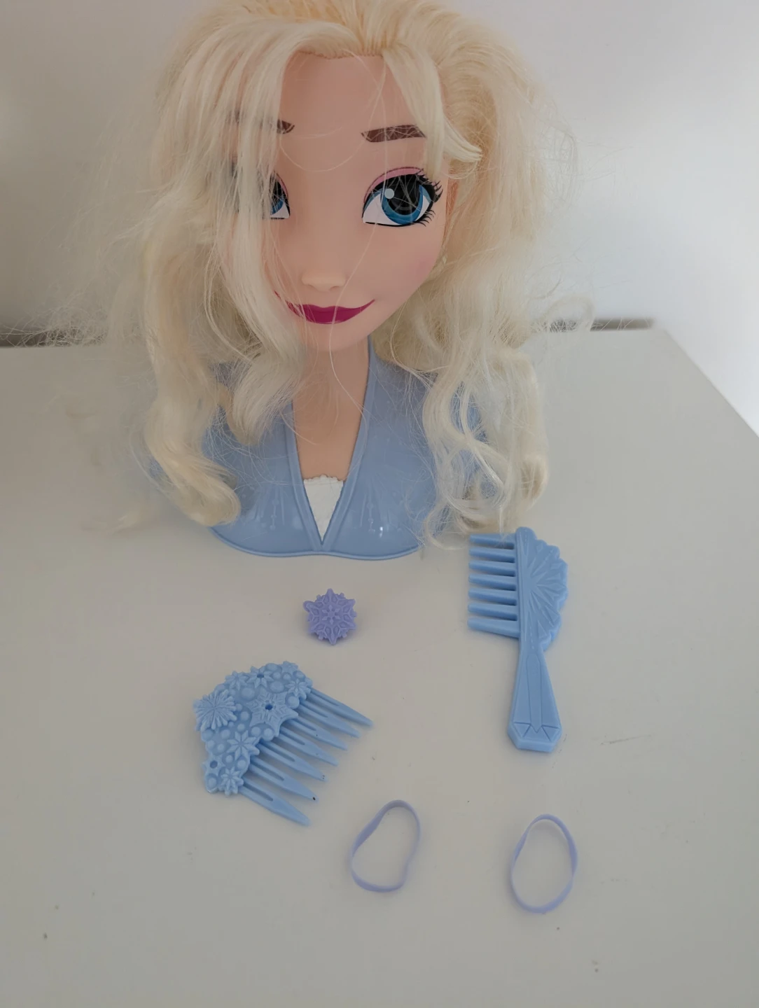 👸❄️ Frozen Hair Styling Head – $5