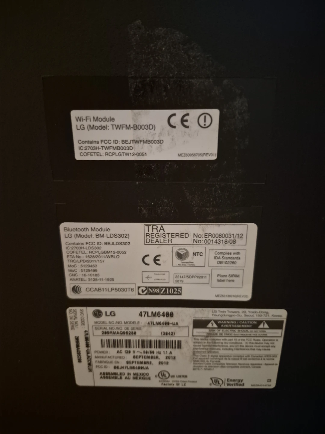 LG 47" 47LM6400 Smart LED TV - Needs Repair - photo 3