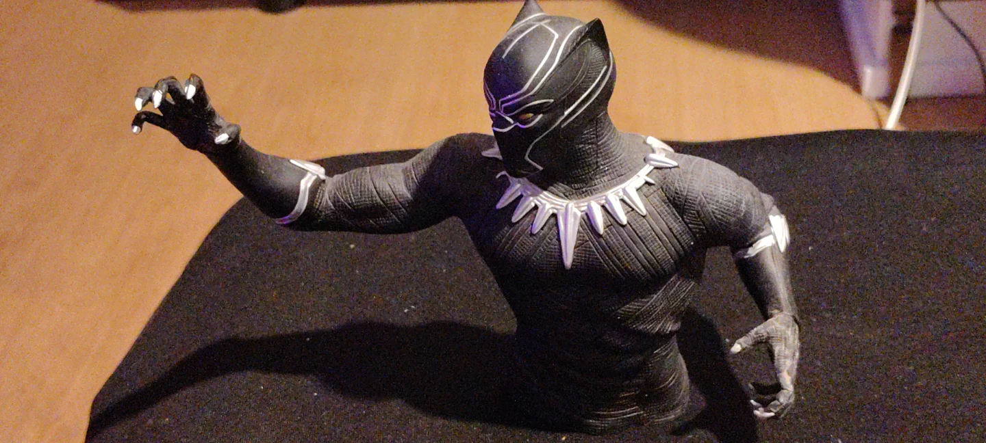 Black Panther Bust & Pin-Up Figurine Lot - photo 3