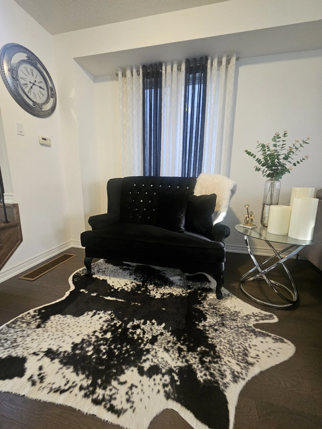 Selling velvet accent sofa