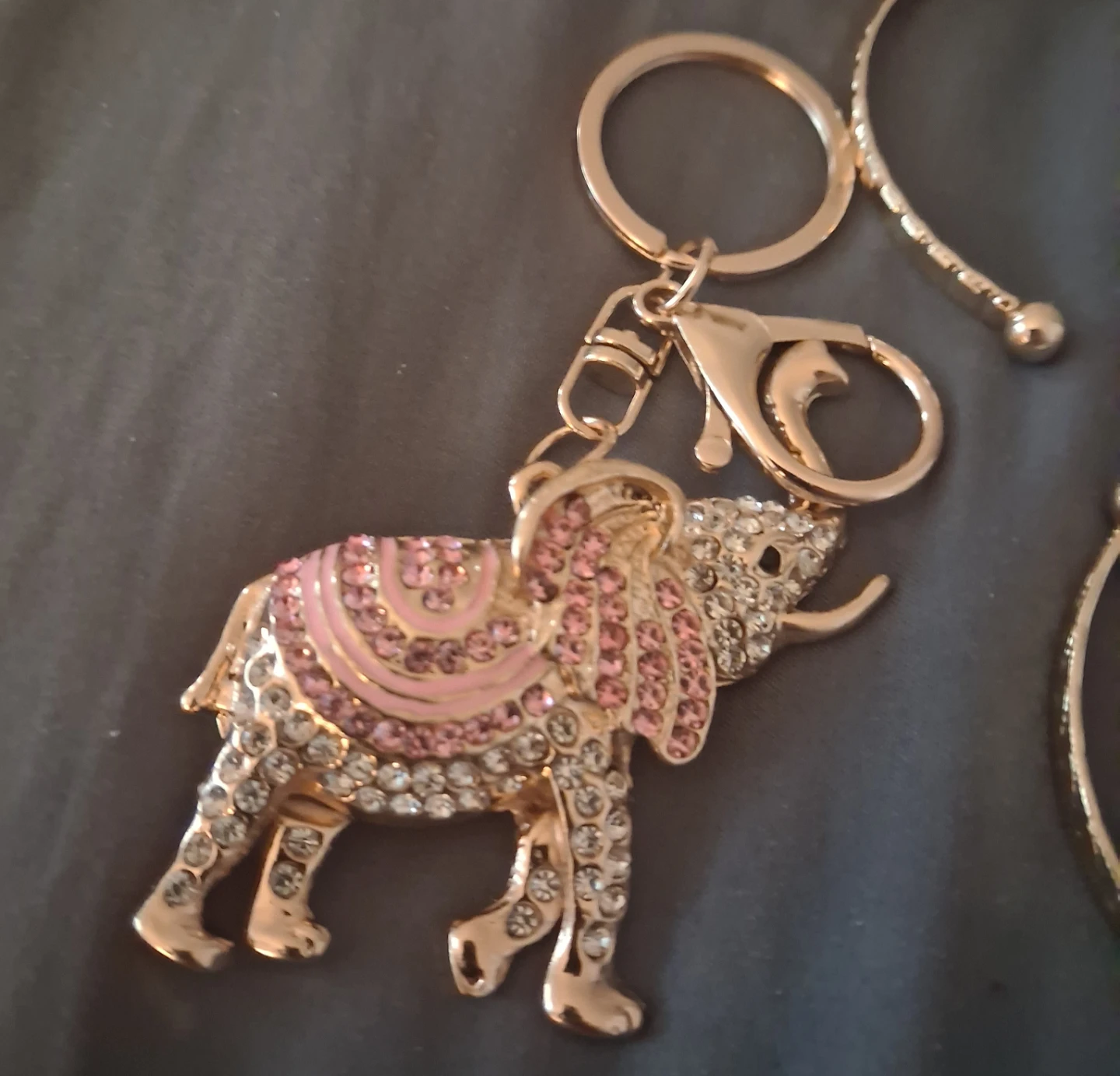 Elephant Keychain and Bracelets Set - photo 2