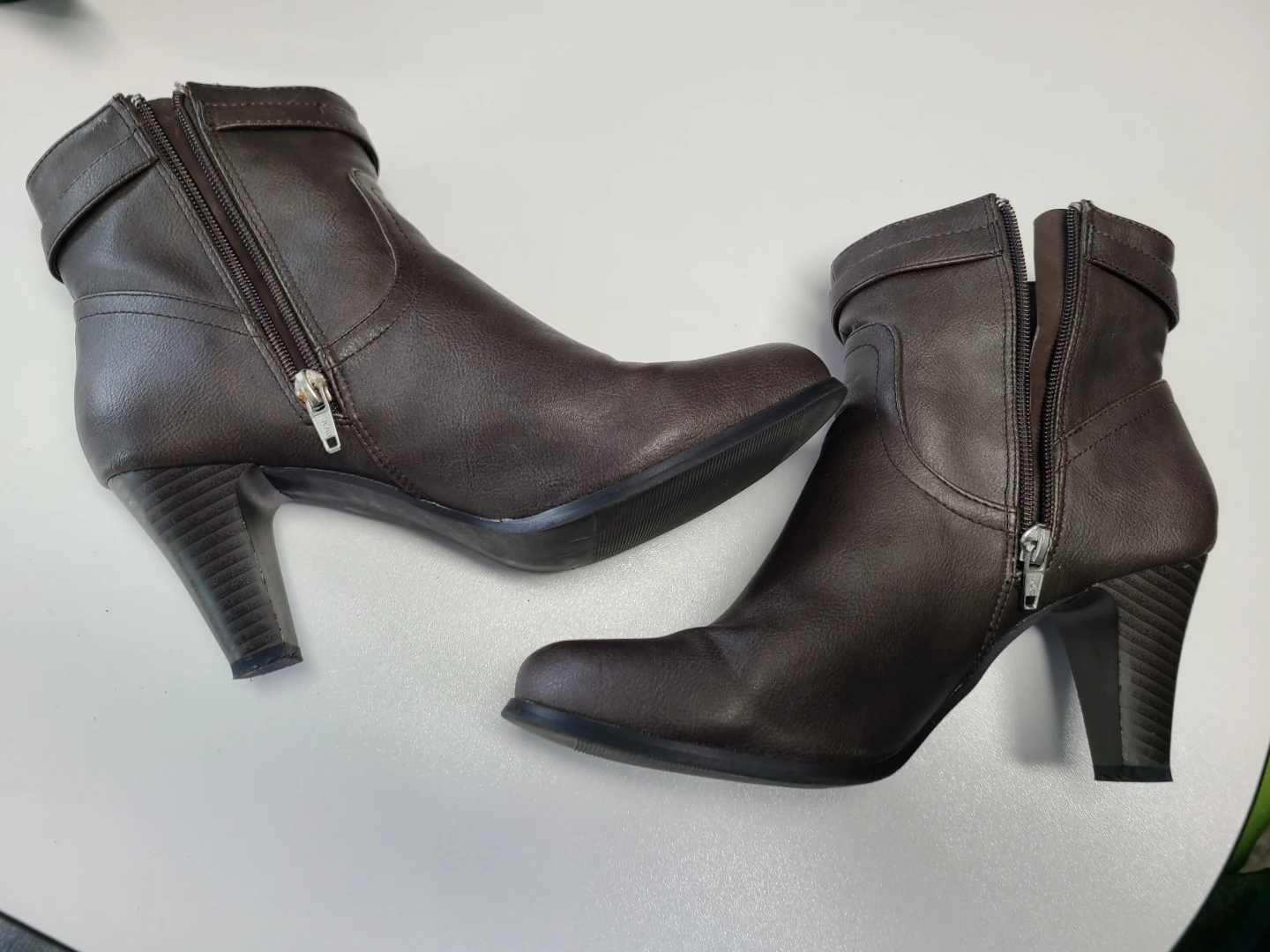 Brown Heeled Ankle Boots Size 9 - photo 3