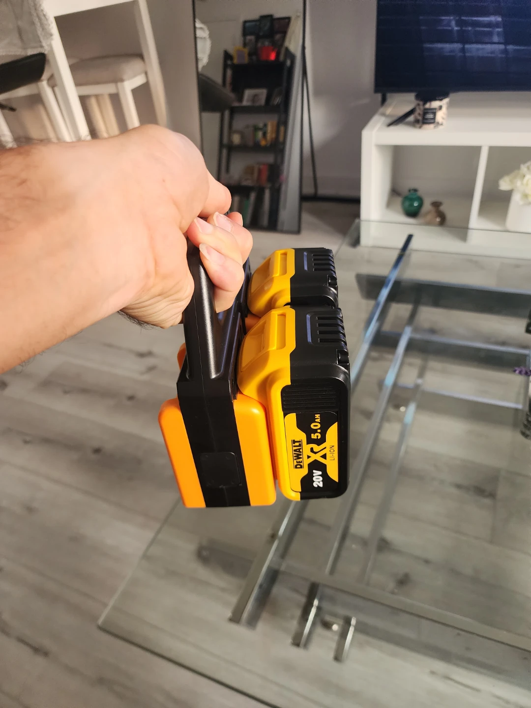 DeWalt 20V 5.0Ah Li-Ion Batteries with 2-Battery Charger/Holder - photo 3