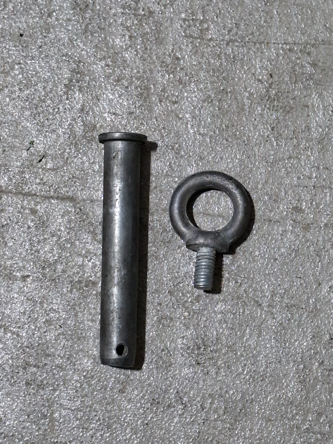 Metal Hitch Pin with Eyelet - photo 2