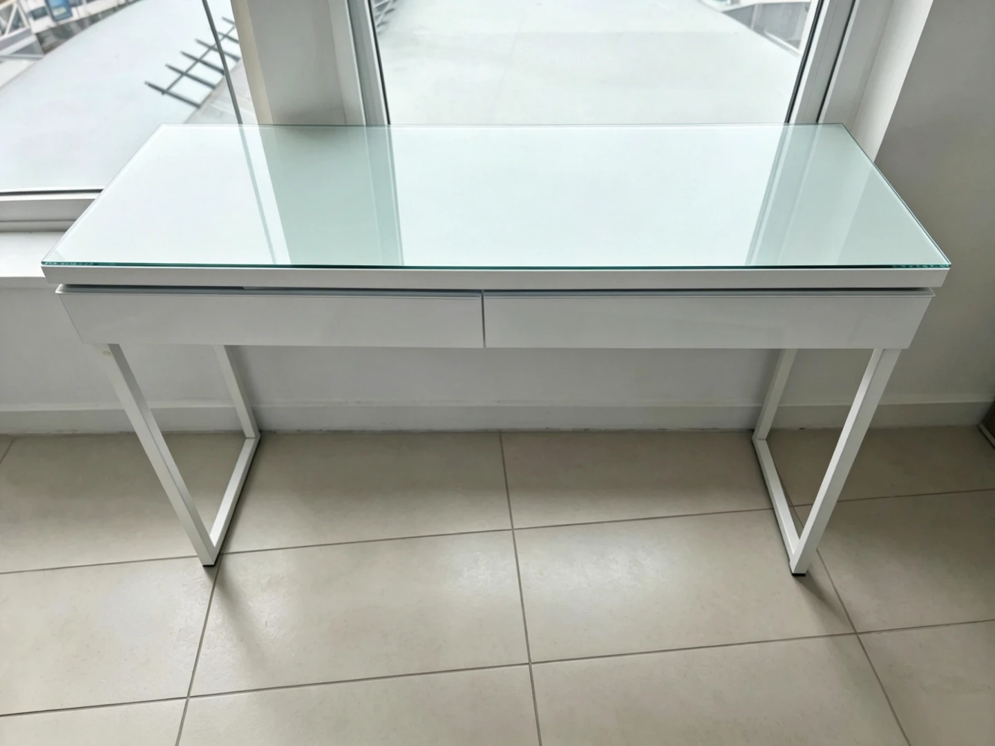 Modern Glass‑Top Desk – 120 cm Wide, Two Drawers