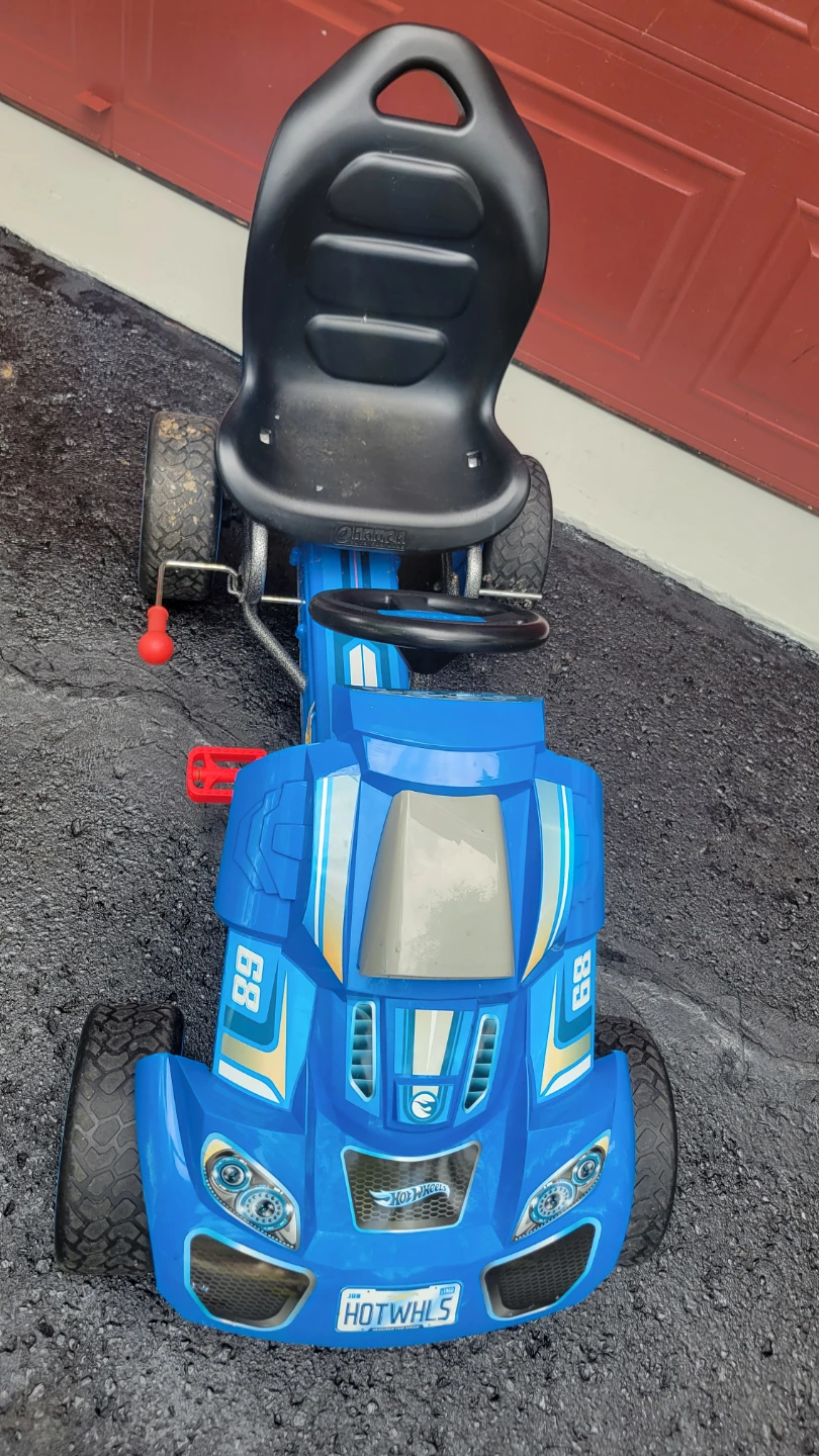Hot Wheels Blue Pedal Go Kart Ride like new - photo 3