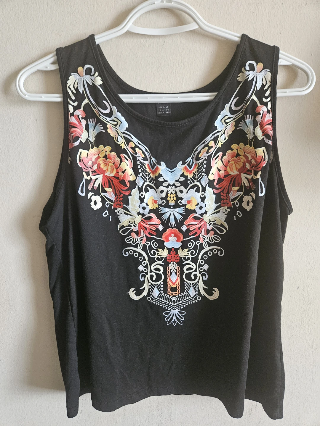 SIZE L Black embroidered tank top