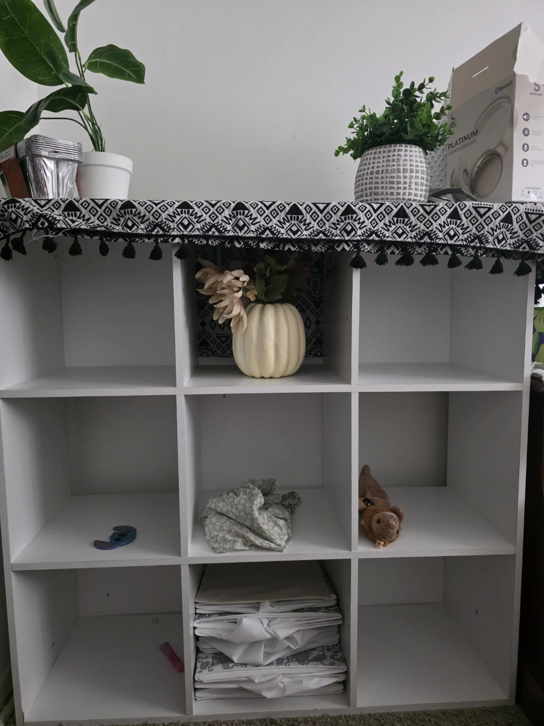 White Cube Storage Shelf Unit