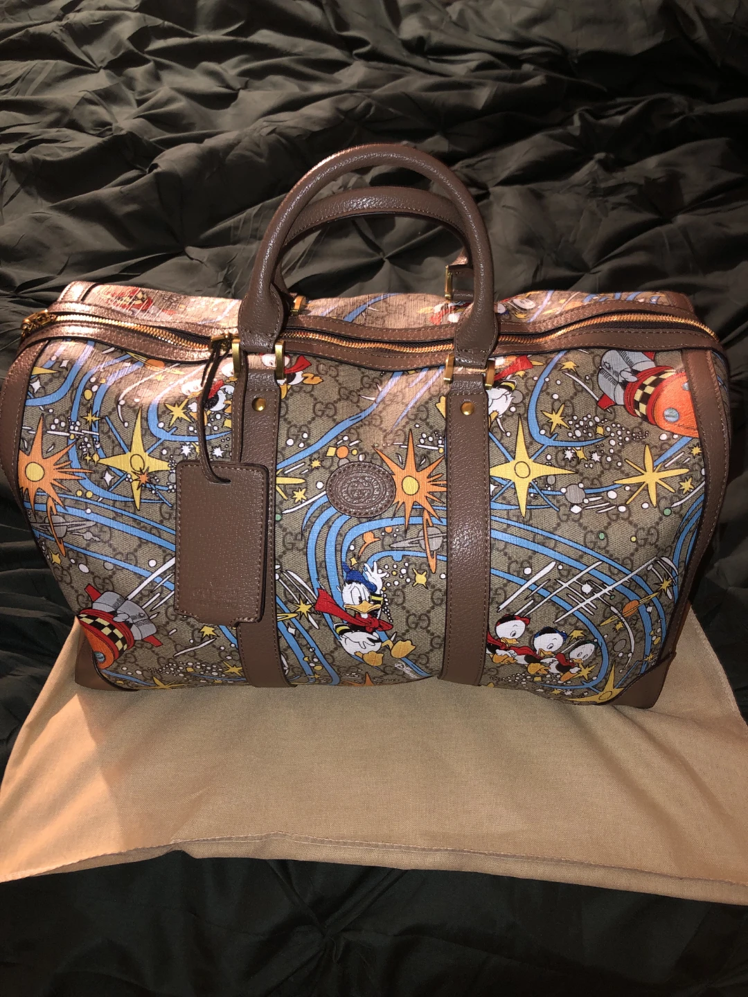READ LISTING Brand New Gucci Disney Duffle Boston Bag Donald - photo 2