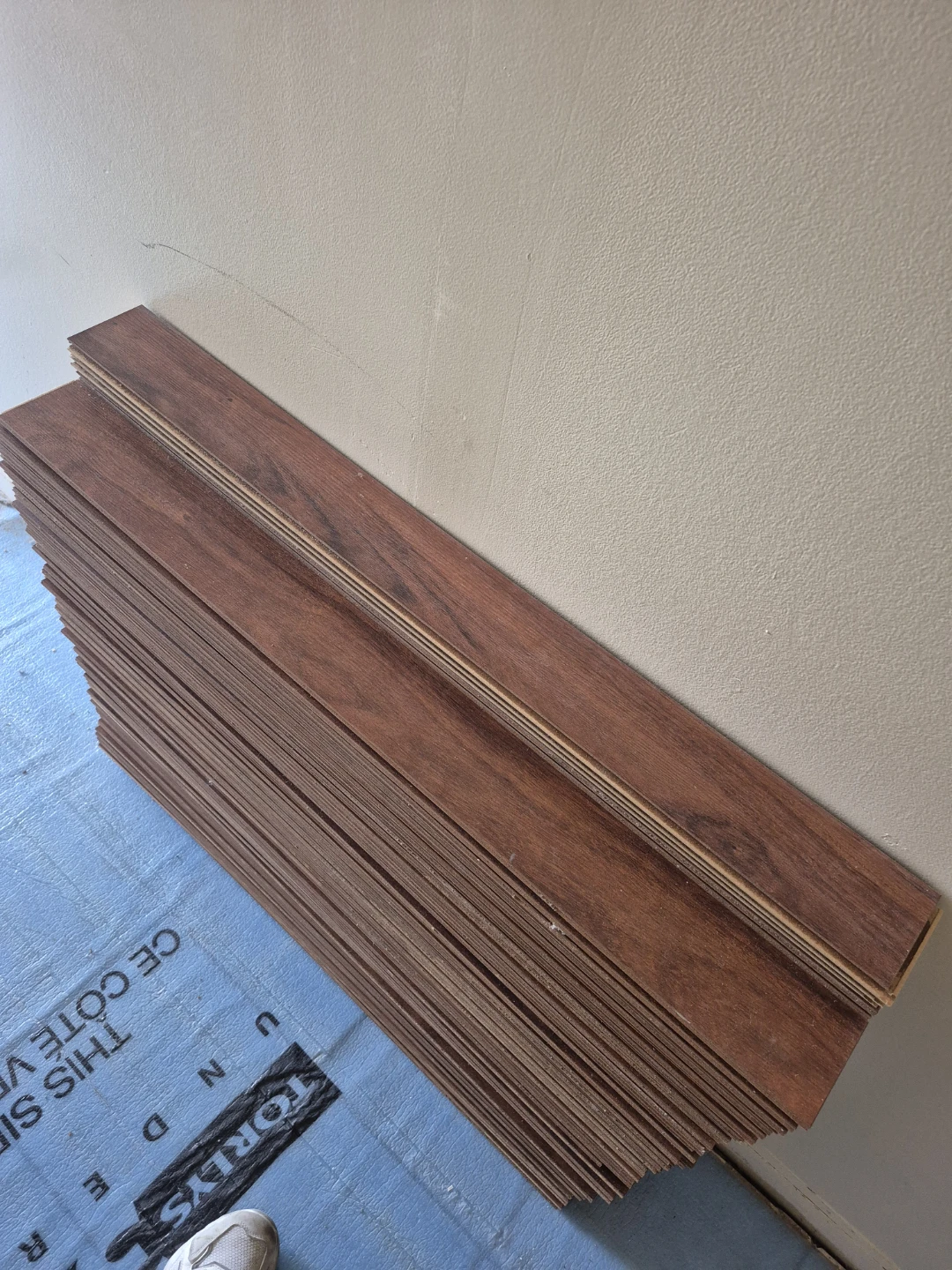 Laminate and cabinet baseboards  for free - photo 3