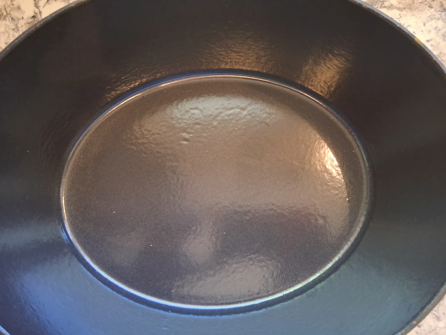 Brand new 4 quart cast iron dutch oven - photo 2