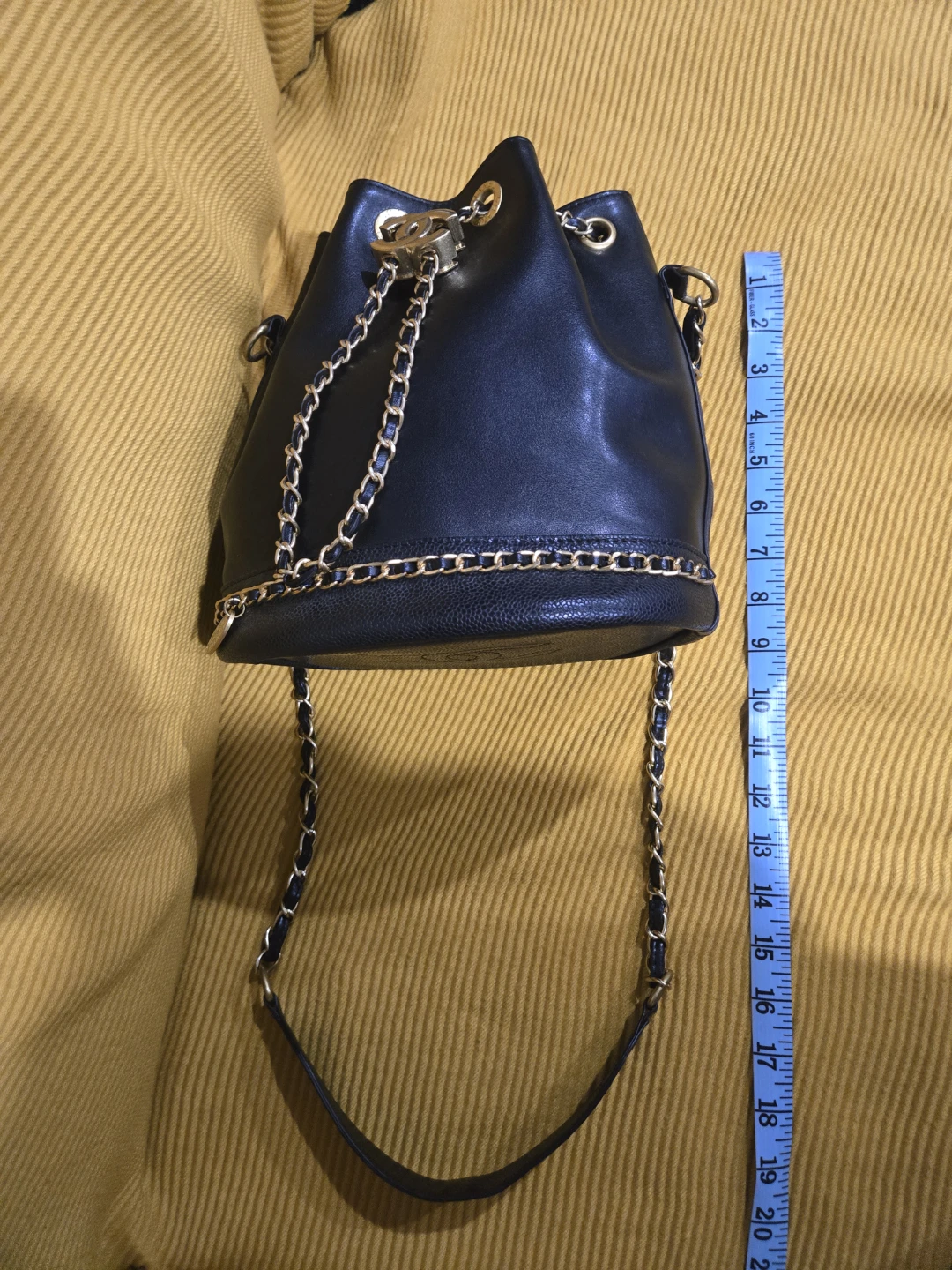 Black Bucket Bag with Gold Chain - photo 4