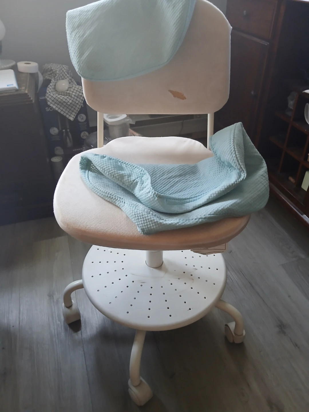 Adjustable Swivel Student Chair