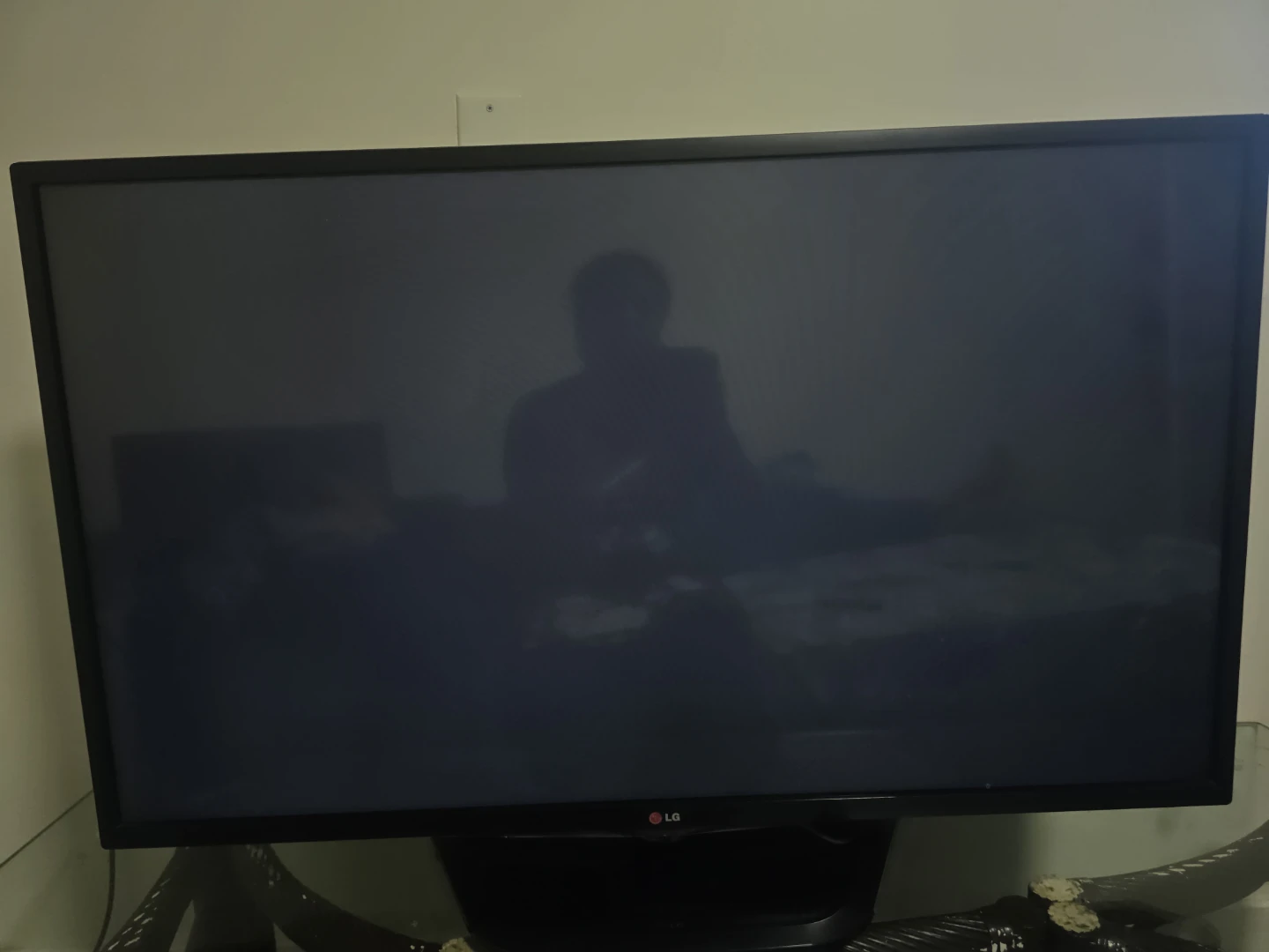 LG 42" TV - photo 3