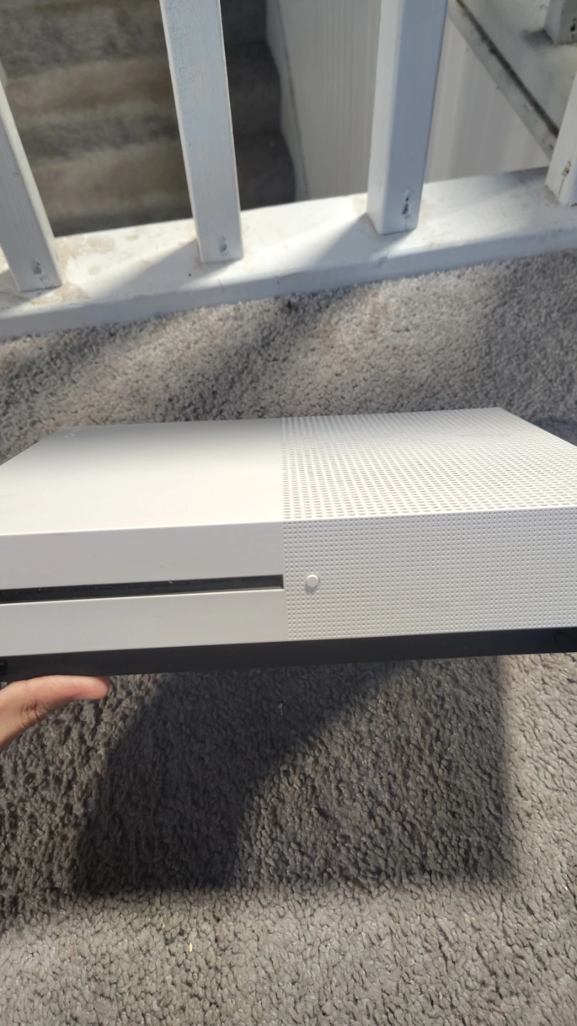 White Xbox One S Console - photo 2