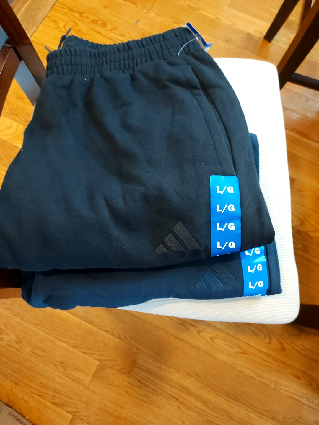 Adidas Sweatpants (2 Pairs) - Size L/G - photo 3
