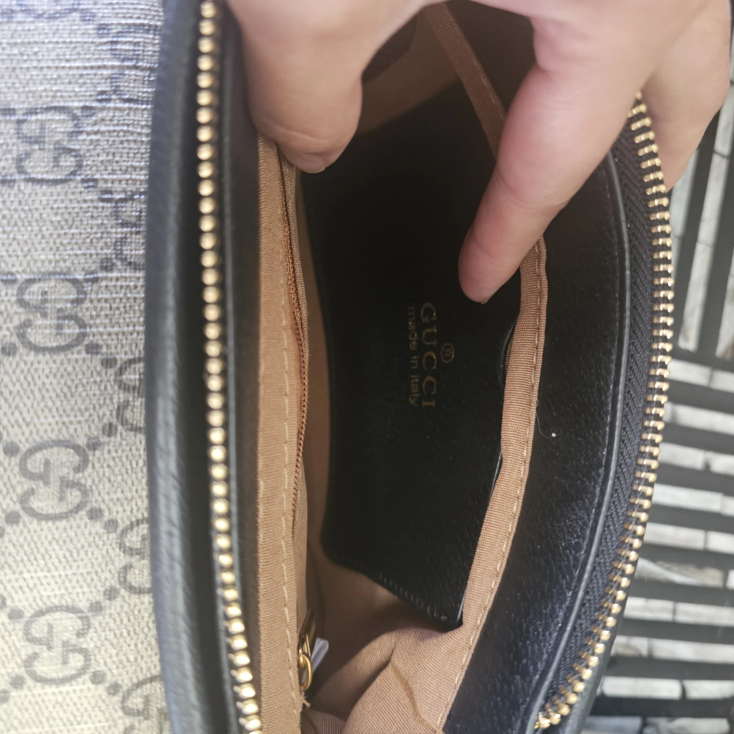 Gucci Shoulder Bag - photo 2