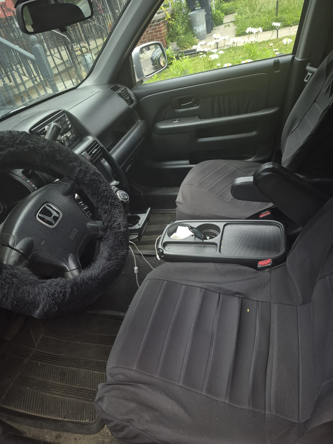 Selling a 2003 Honda crv (AS IS) for $2500 or best offer !!!! - photo 4