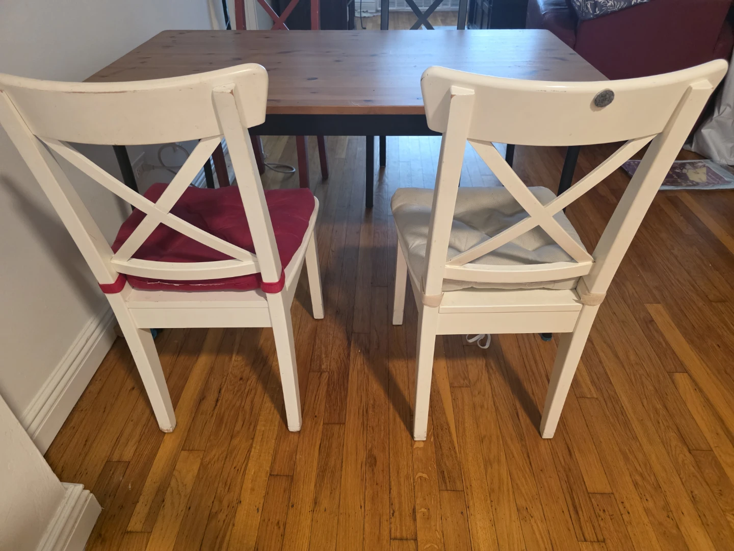 Kitchen table with Set of 4  Chairs with Cushions - photo 2