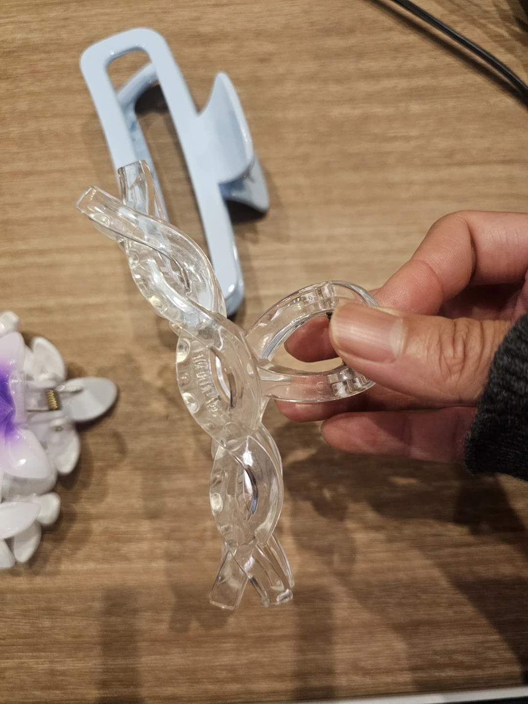 Set of 3 Claw Hair Clips - photo 5