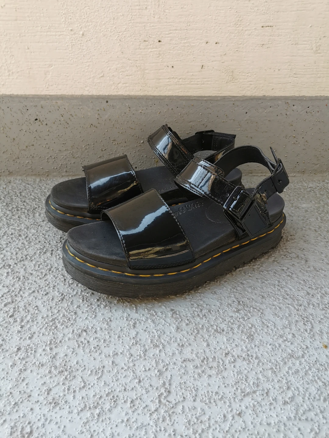 Dr. Martens Voss Leather Platform Sandals - Women's Size 8