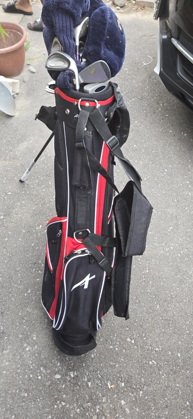 Golf Club Set with Oversize Irons and Golf Bag