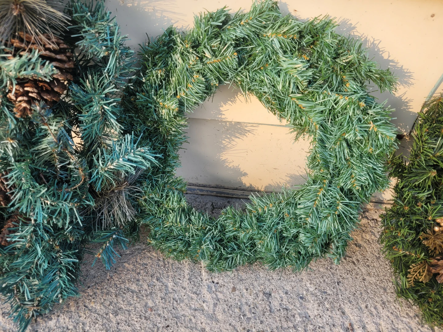 Wreaths 1 new 2 used - photo 3