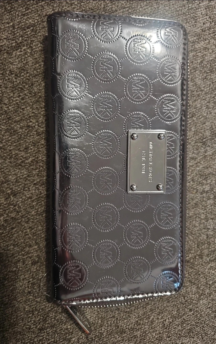 Michael Kors Silver Patent Zip Wallet