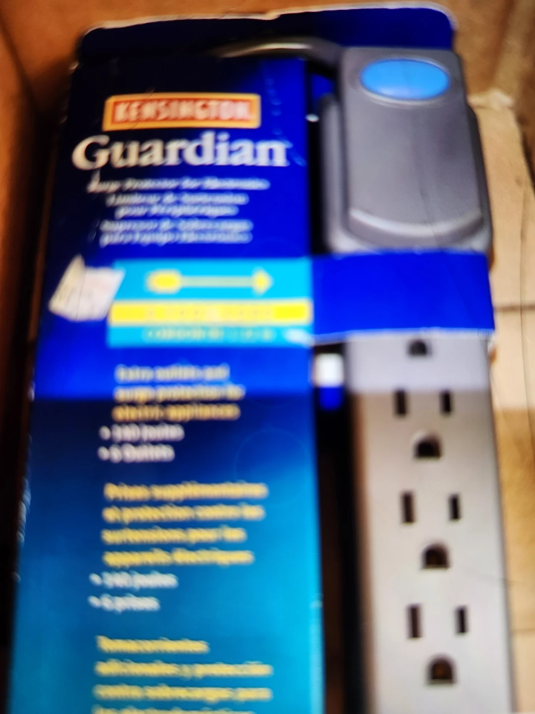 NEW Kensington Electronics Surge Protector