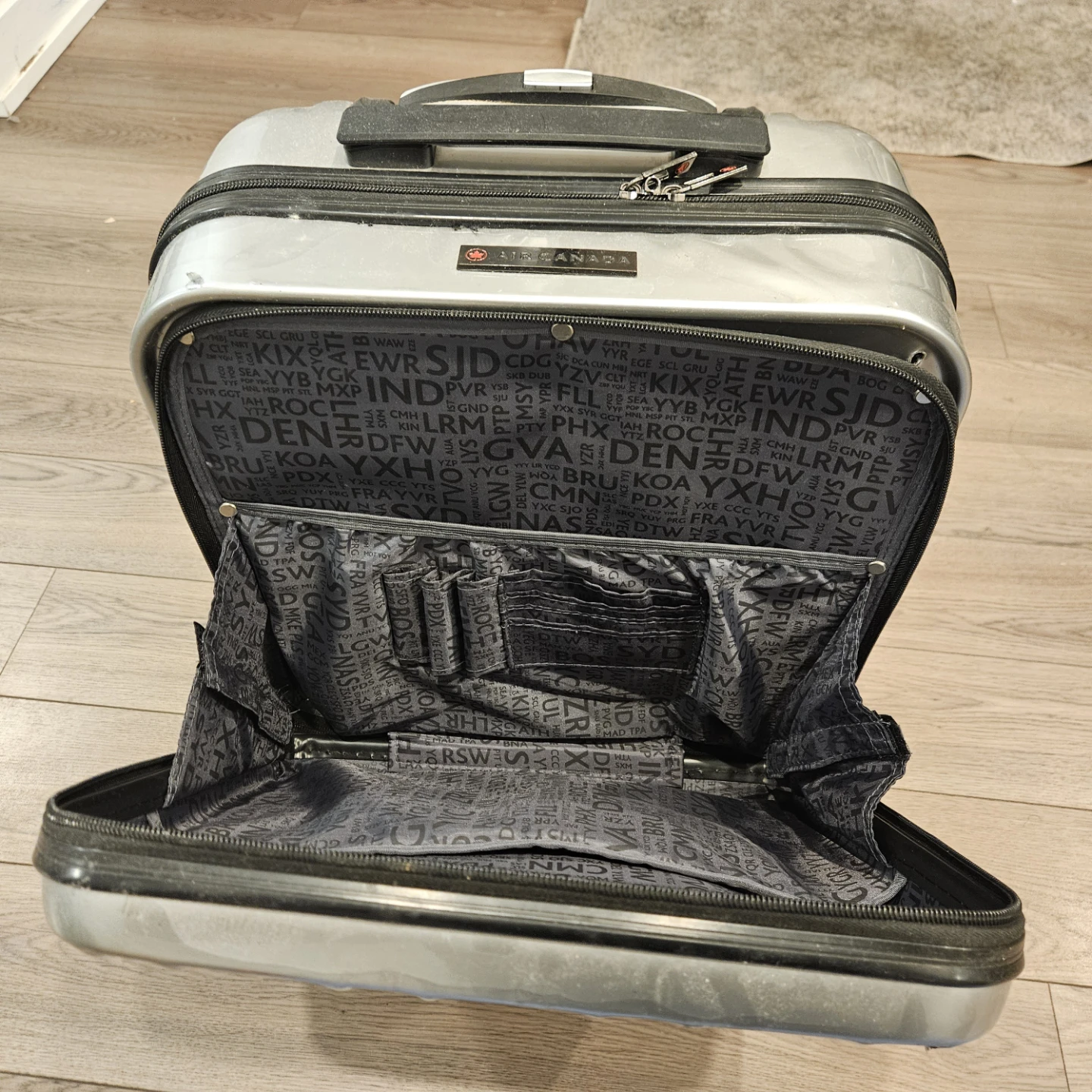 Air canada carry-on  luggage - photo 4