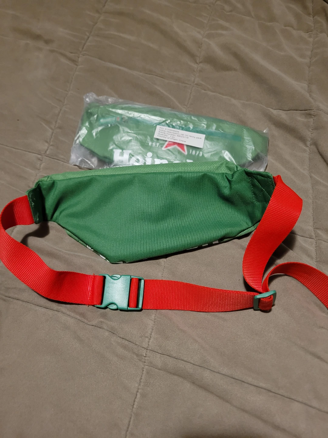 Brand new.2  Heineken Green Fanny Pack Waist Bag - photo 2
