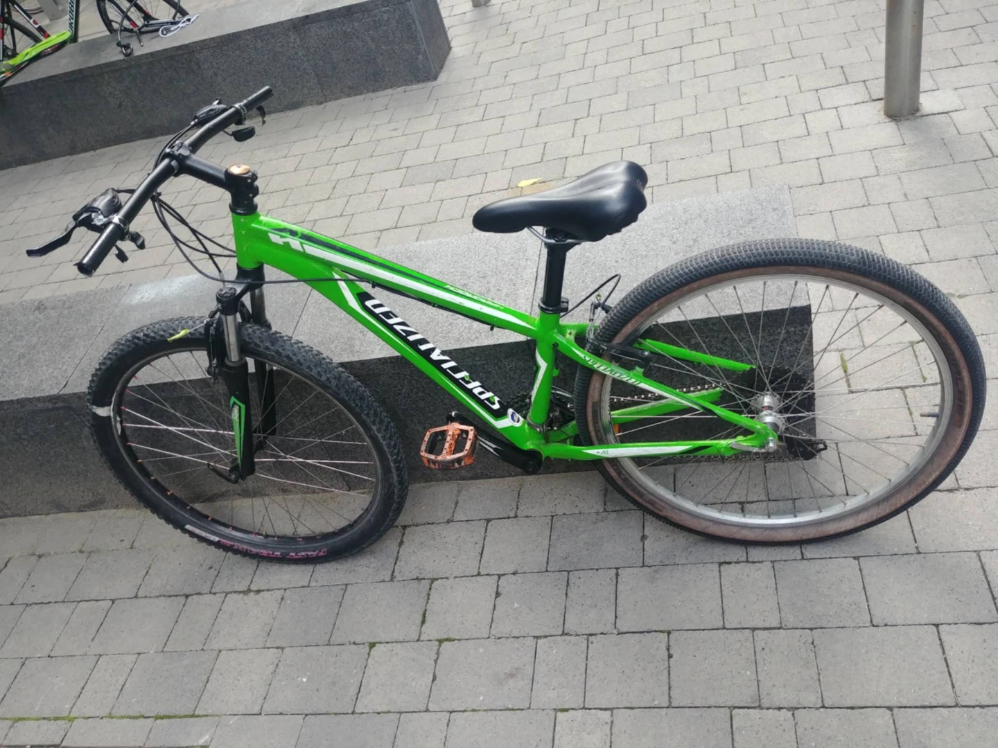 Specialized Hardrock Mountain Bike - photo 2