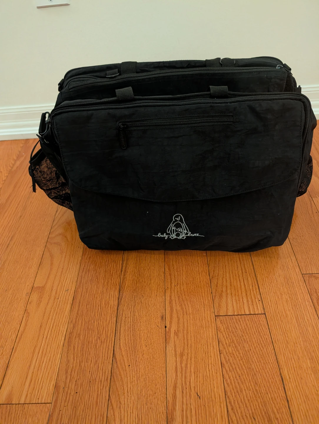 Baby Bwee Travel Bag in great condition