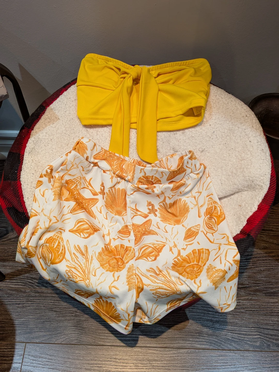 Yellow Bow  Top & Seashell Print Shorts Set - photo 2