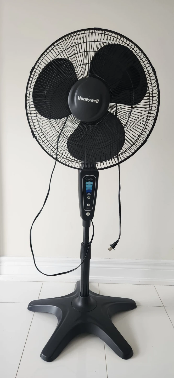 Honeywell Pedestal Fan - photo 3
