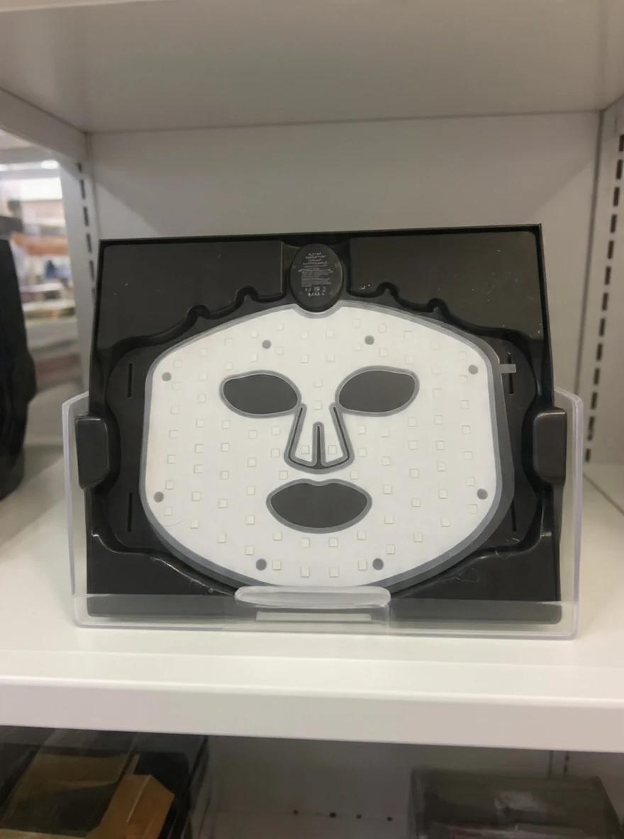 LED Light Therapy Mask - photo 2